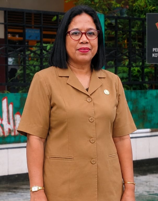 Kepala SMP Negeri 6 Ambon